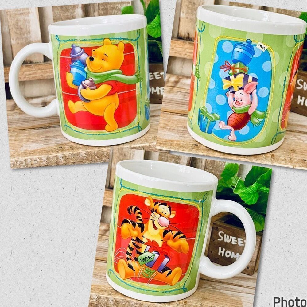 Disney Gorgeous Winnie The Pooh Piglet Tigger Gifts Red Green Christmas Mug